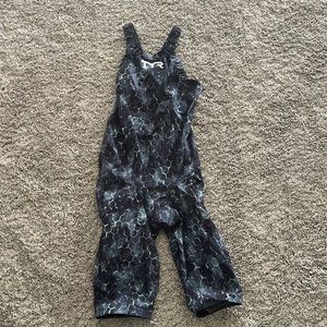 TYR Women’s Activator 2.0 closed back Kneeskin Racing suit